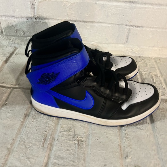 Nike Other - Nike Air Jordan 1 Hi “FlyEase” Size 10
